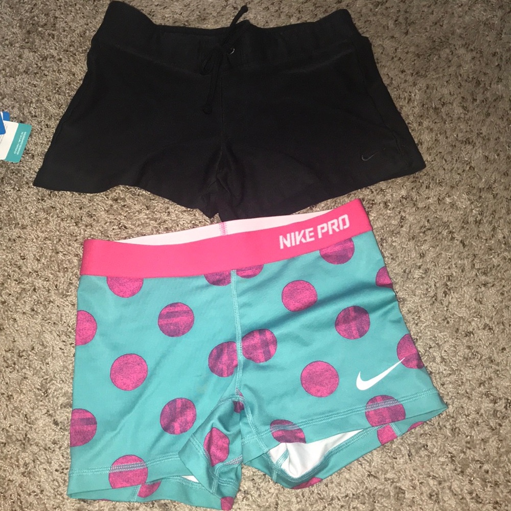 Nike short bundle xs,s
